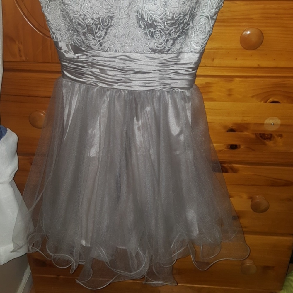Dress - Picture 2 of 4